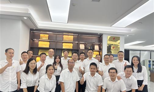 砥礪前行謀發(fā)展，眾志成城創(chuàng)輝煌